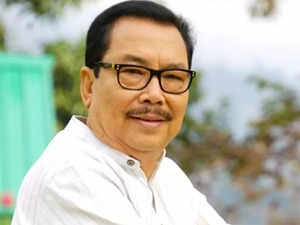 Chowna mein arunachal dy CM