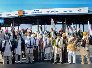 Amritsar: Farmers part of the Kisan Mazdoor Sangharsh Committee (KMSC) raise slo...