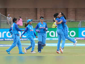 Women's T20 World Cup, India vs Ireland Highlights: Smriti Mandhana shines as India beat Ireland by 5 runs (DLS) to qualify for semis