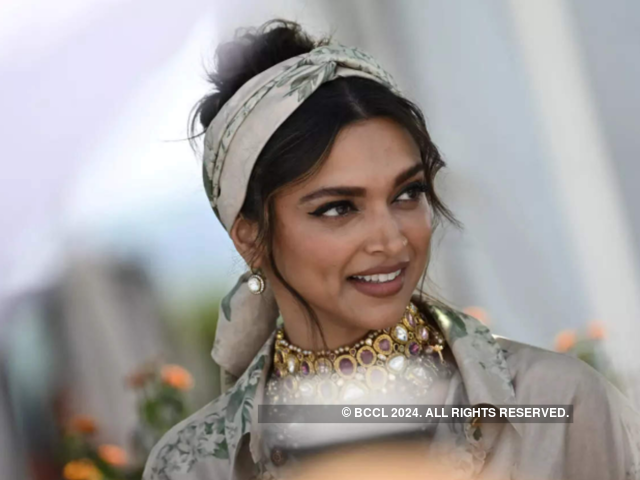 Deepika Padukone teases fans ahead of FIFA World Cup final- Cinema express