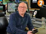 Radio 2 DJ Ken Bruce criticises BBC for early exit, leaves after 46 years. See details