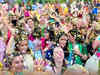 Uttar Pradesh: Foreigners celebrate Holi in Mathura, watch the celebrations video!