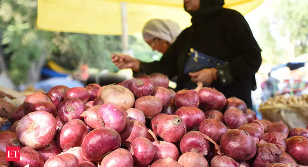 Centre directs Nafed, NCCF to buy red onion from farmers