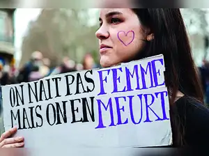 Pay gap for women who have not been married getting bigger - The