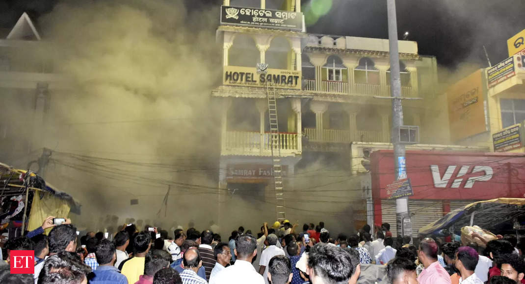 Major fire at Puri shopping complex, over 100 people rescued