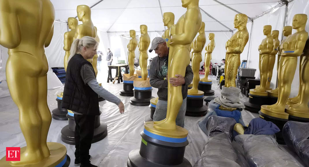 How are Oscar winners chosen?