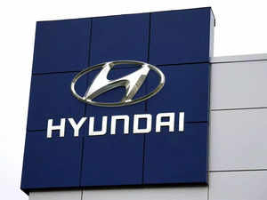 South Korea's Hyundai Motor Co is in talks with a Kazakhstan company over the sale of its manufacturing plant in Russia.