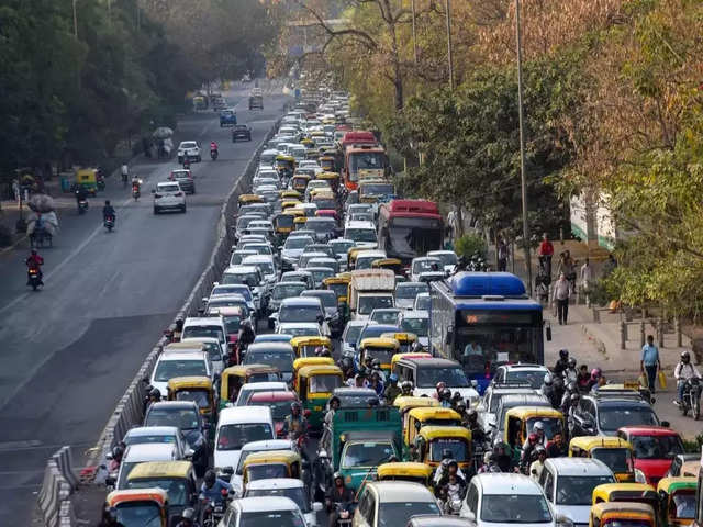 Traffic on Delhi roads