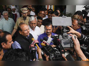 New Delhi: Delhi LG VK Saxena with Speaker Ram Niwas Goel and CM Kejriwal talks ...