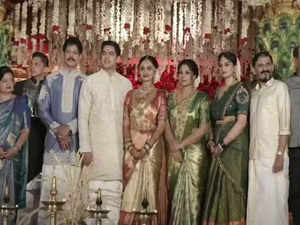 Malayalam actress Asha Sharath’s daughter Uthara marries her fiance in a traditional ceremony. Watch wedding video here