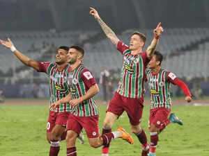 ATK Mohun Bagan lift ISL 2022-23 trophy