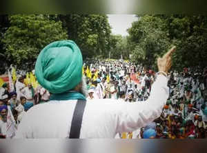 New Delhi: A farmer leader addresses other farmers during a protest against unemployment and other issues organized by Samyukt Kisan Morcha (SKM), at Jantar Mantar in New Delhi on Monday, Aug 22, 2022. (Photo: Wasim Sarvar/IANS)