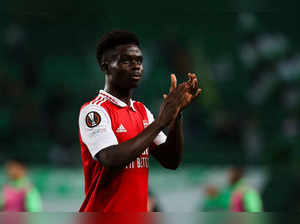 Arsenal's English midfielder Bukayo Saka gestures at the end of the UEFA Europa League last 16 first leg football match between Sporting CP and Arsenal at Jose Alvalade stadium in Lisbon on March 9, 2023.  (Photo by FILIPE AMORIM / AFP)