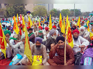 New Delhi: Farmers under the banner of Samyukt Kisan Morcha (SKM) during 'Kisan ...