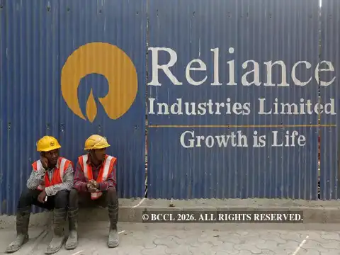 Reliance Industries: Buy | CMP: Rs 2,272 | Target: Rs 2,450-2,500 | SL: Rs 2,200