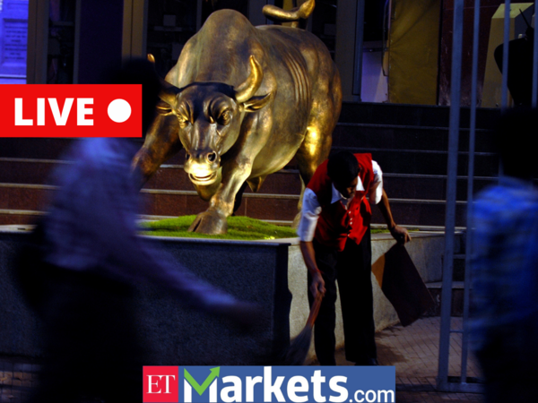Stock Market LIVE Updates: Sensex, Nifty erase most gains, trade flat; bank index under pressure, auto pack gains most