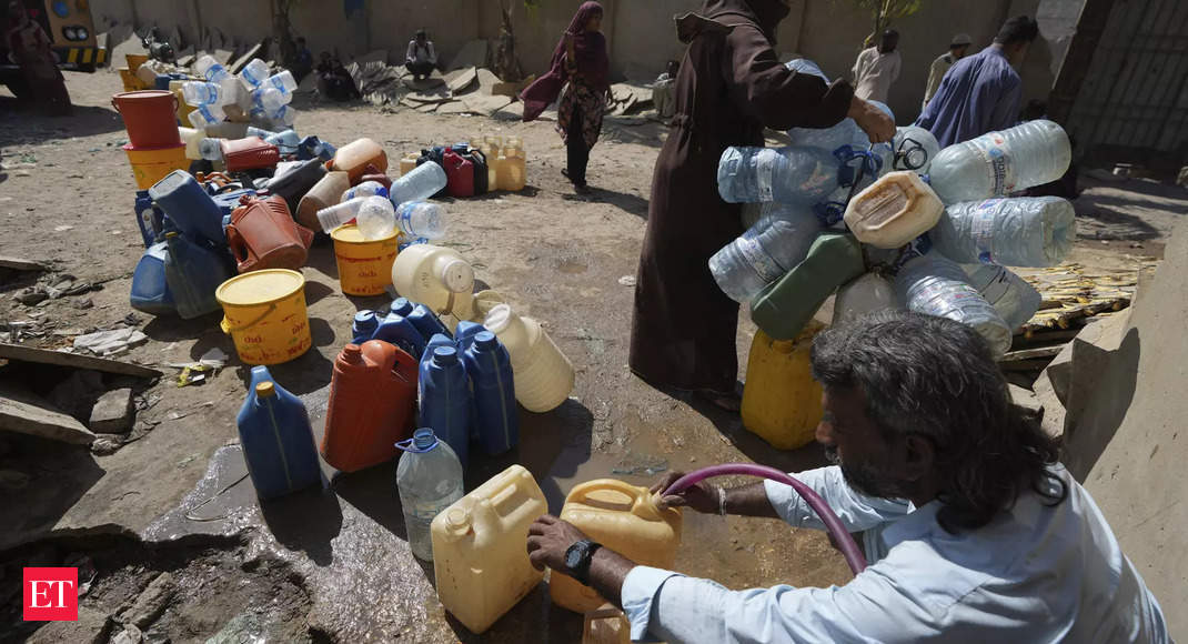24 major cities in Pakistan do not have access to clean water, says new report