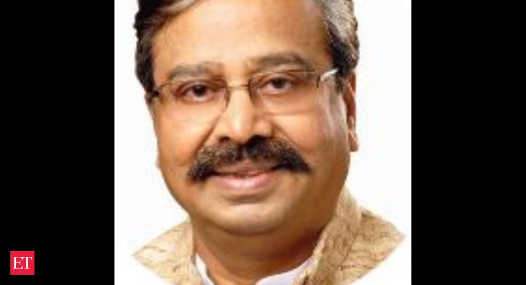 Shiv Sena names Gajanan Kirtikar as parliamentary party leader, ousts Sanjay Raut
