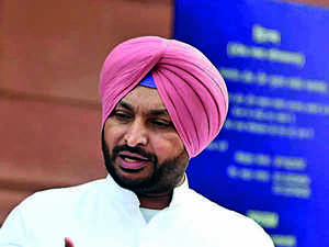 Amritpal Fled Like a Coward After Misleading Youth: Congress’ Bittu