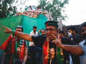 Pakistan: Punjab police continues crackdown against Imran Khan's party supporters
