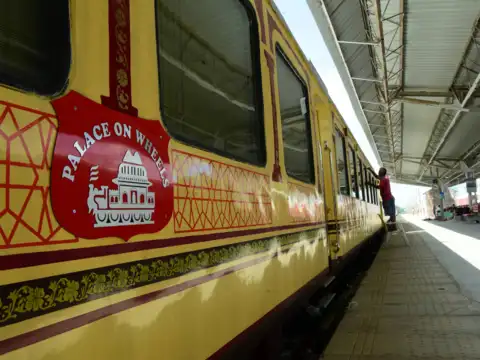Palace on Wheels