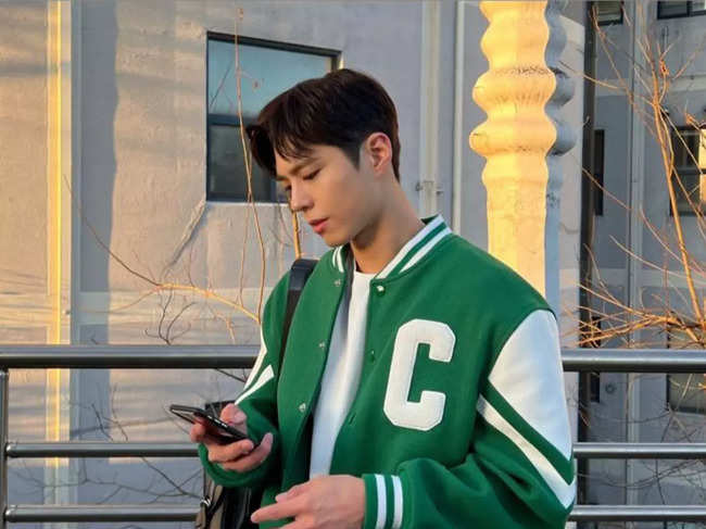 ​Park Bo-gum's verified Instagram account was first discovered by fans last month, which was private at the time.​