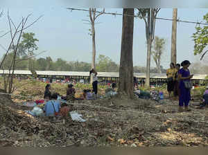 Fighting in Myanmar sends thousands fleeing to Thailand