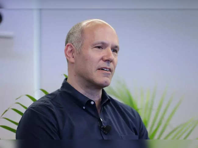 People don’t expect next Covid wave to shut down everything, says Expedia CEO Peter Kern