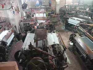 Antiquated looms push weavers' village Patwa Toli into struggle for survival.