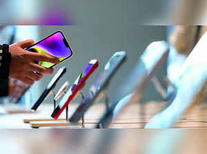 India Apple Stores Making Retailers Jittery