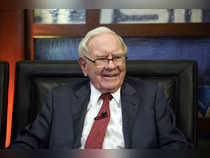 Buffett: Do not panic about U.S. banking industry