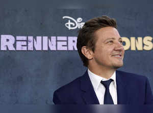 Hawkeye star Jeremy Renner visits doctors, hospital staff who saved his life
