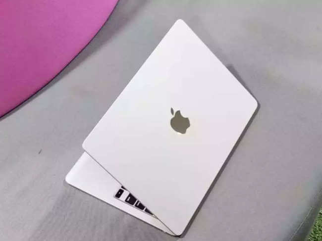 Apple 15-inch MacBook Air story