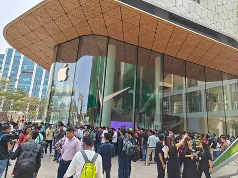 Long lines outside BKC store