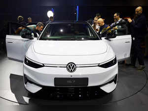 Volkswagen premieres new ID.7 electric sedan