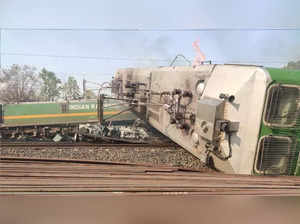 Madhya Pradesh Train Accident: Pilot dead, 4 injured as 2 goods trains collide at Singhpur railway station