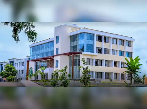 Krishna Institute of Medical Sciences | Price return since listing: 82%