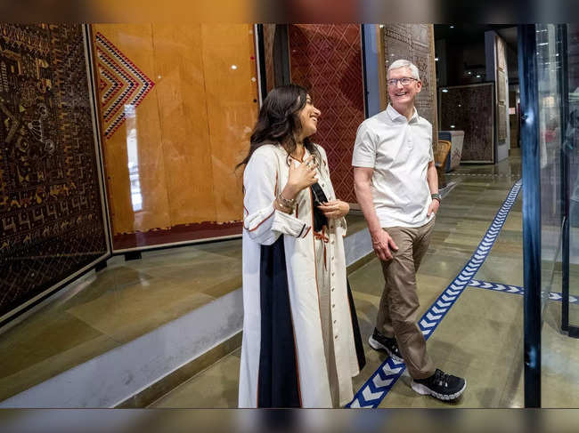 Apple CEO Tim Cook during his visit at the National Crafts Museum and Hastkala Academy, in New Delhi, on Wednesday, April 19, 2023. (Photo:IANS/Twitter)