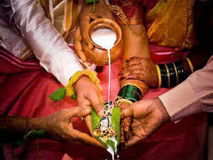 Promise Day special: 7 vows of a traditional Hindu marriage