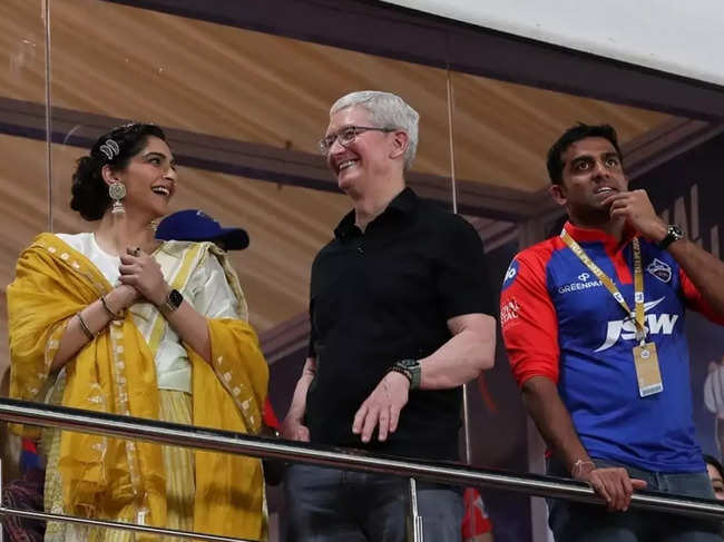 Besides Sonam Kapoor and Anand Ahuja, Apple CEO ​Tim Cook also met billionaire Parth Jindal, his wife Anushree Jasani and grandmother Savitri Jindal.​