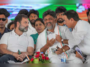 Kolar: Congress leader Rahul Gandhi with KPCC President D K Shivakumar and AICC ...