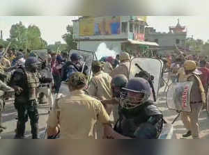 North Dinajpur: Security personnel try to control the situat...