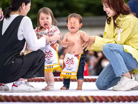 ​Sumo aprons​