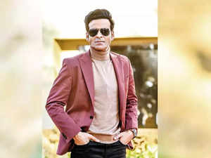Manoj Bajpayee shares family picture on social media, internet recalls 'The Family Man'