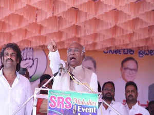 "If we don't unite...": Kharge takes a dig at BJP in Karnataka