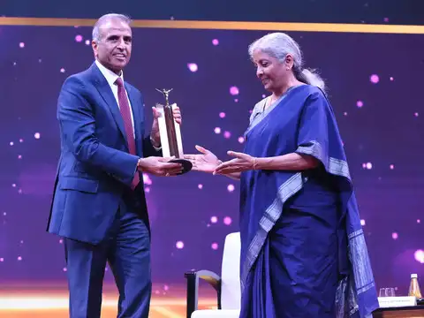 ​BUSINESS LEADER OF THE YEAR