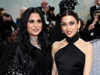 Priyanka Chopra: Girls' night out: Priyanka Chopra hangs out with  Blackpink's Lisa, Zendaya & Anne Hathaway at Bulgari event in Venice - The  Economic Times