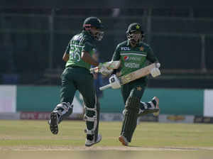 Pakistan beats New Zealand in 3rd ODI, clinches series
