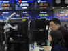 Asian stocks dip, euro up after 1st round vote in France:Image
