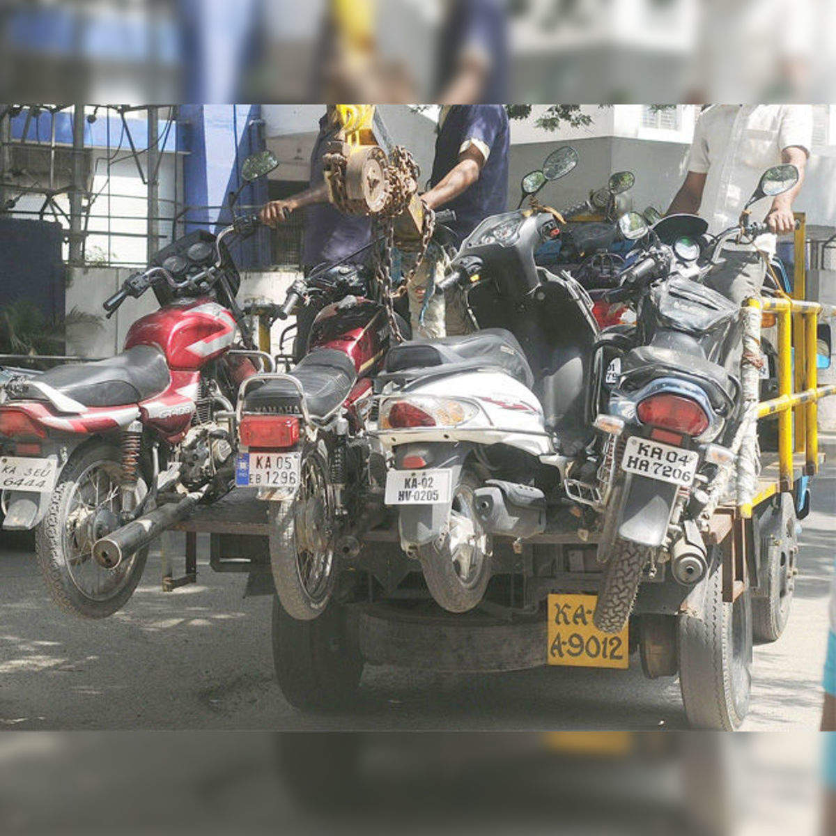 Second hand deals two wheeler sale